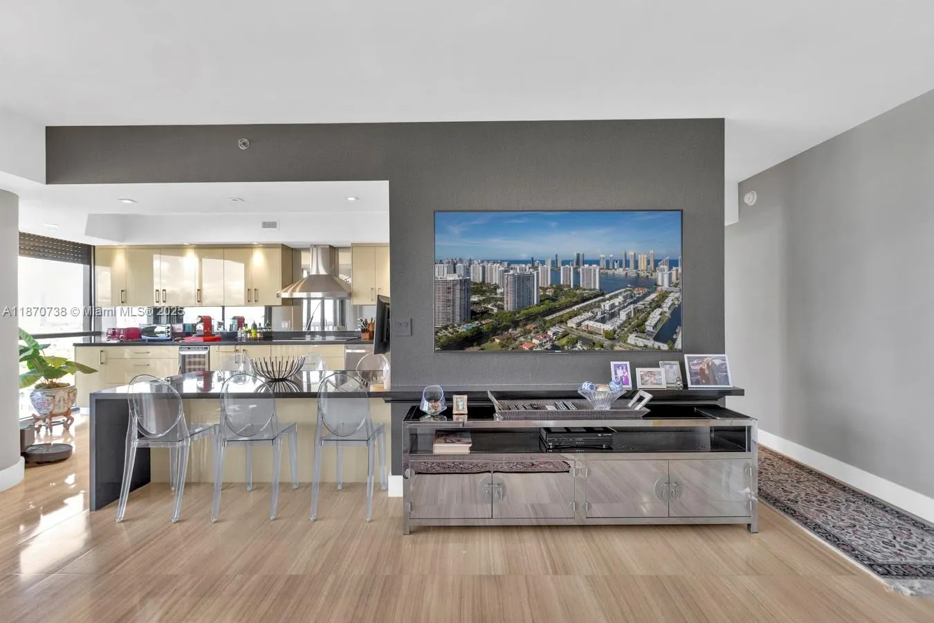 2000 Island Blvd, #1405