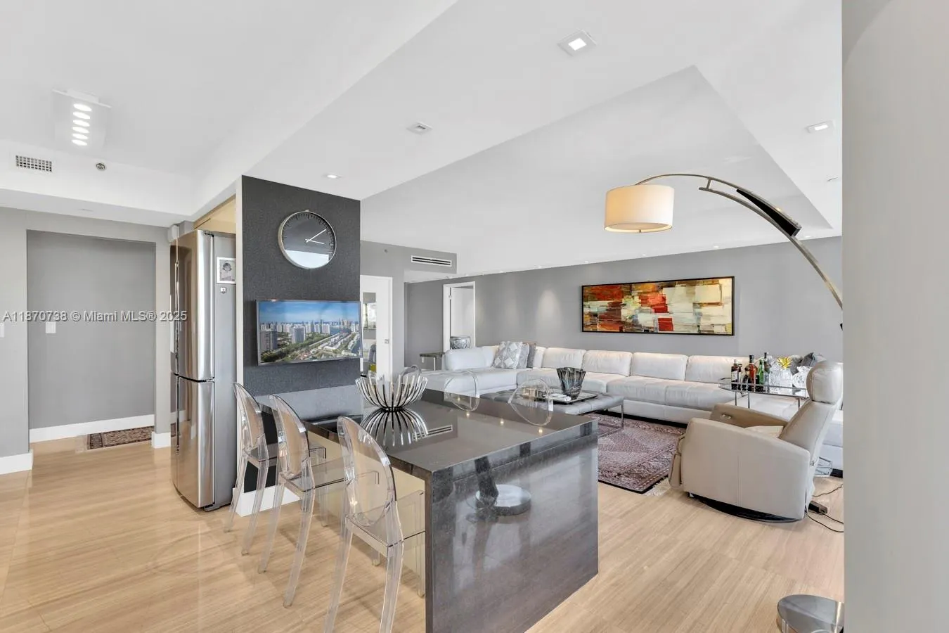 2000 Island Blvd, #1405