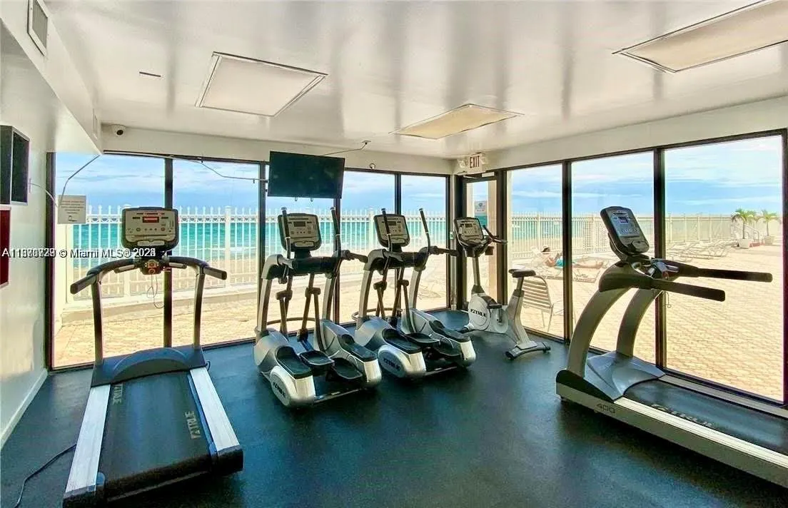 3505 S Ocean Dr, #911