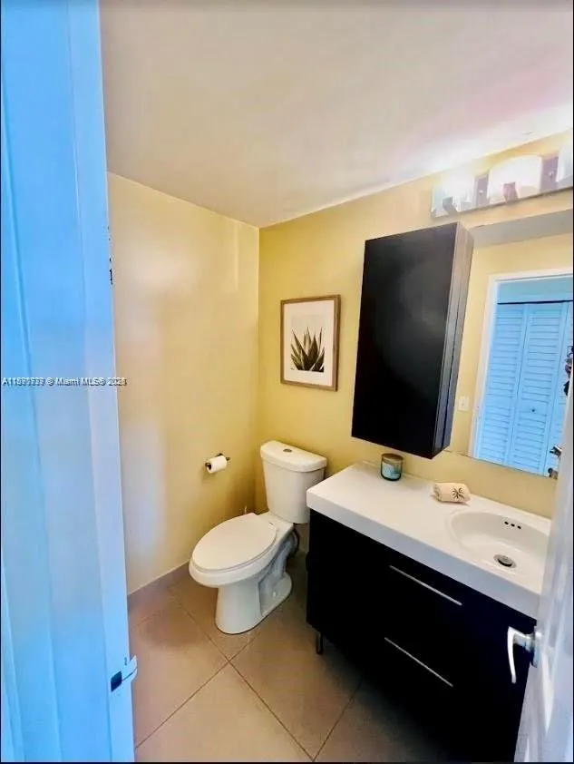 3505 S Ocean Dr, #911