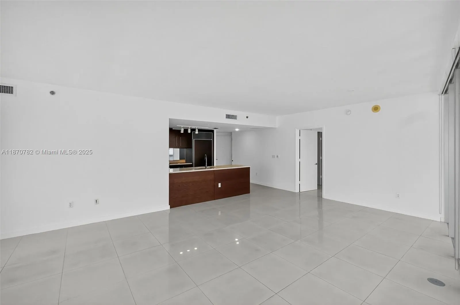 465 Brickell Ave, #2002