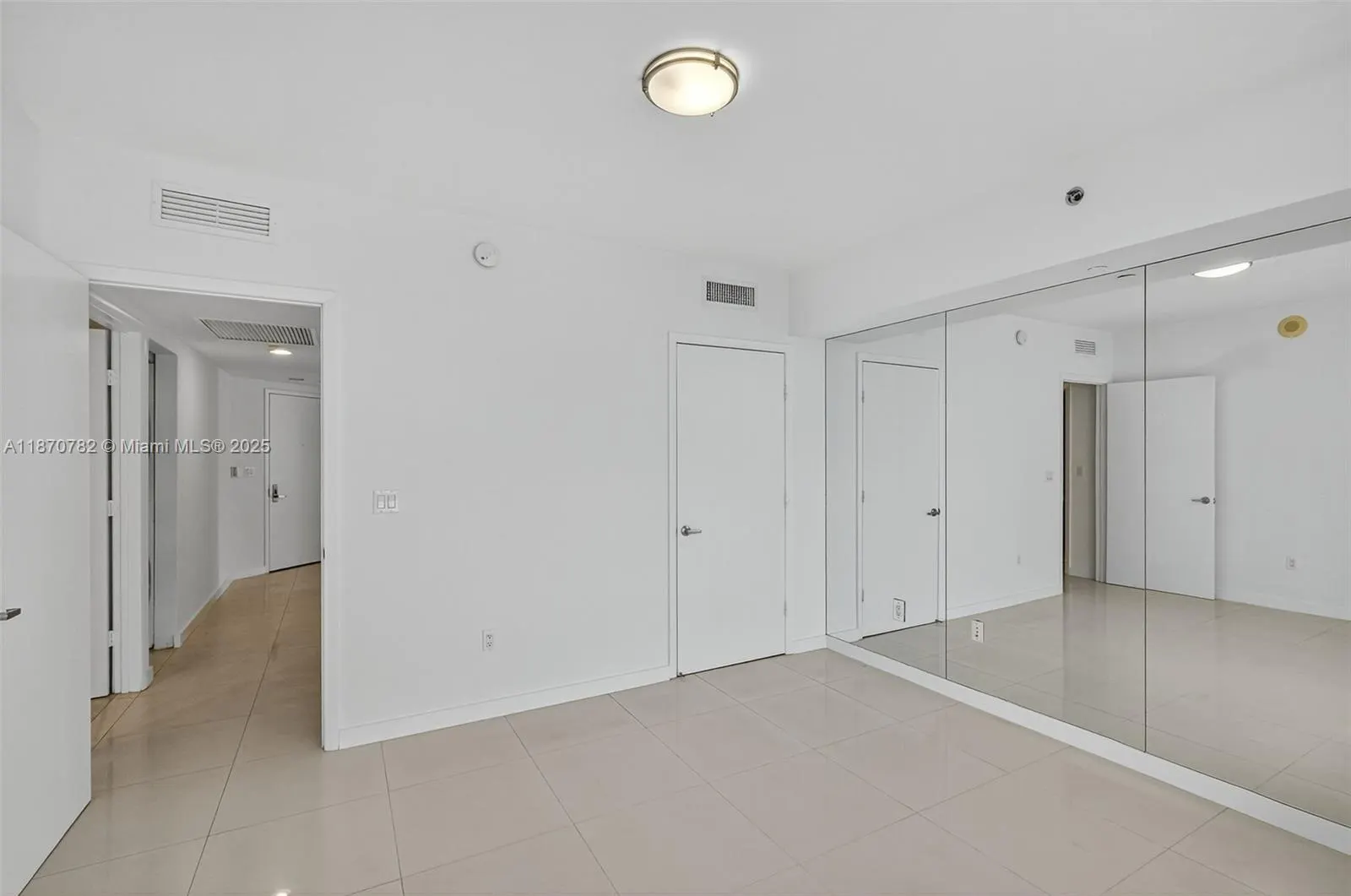 465 Brickell Ave, #2002