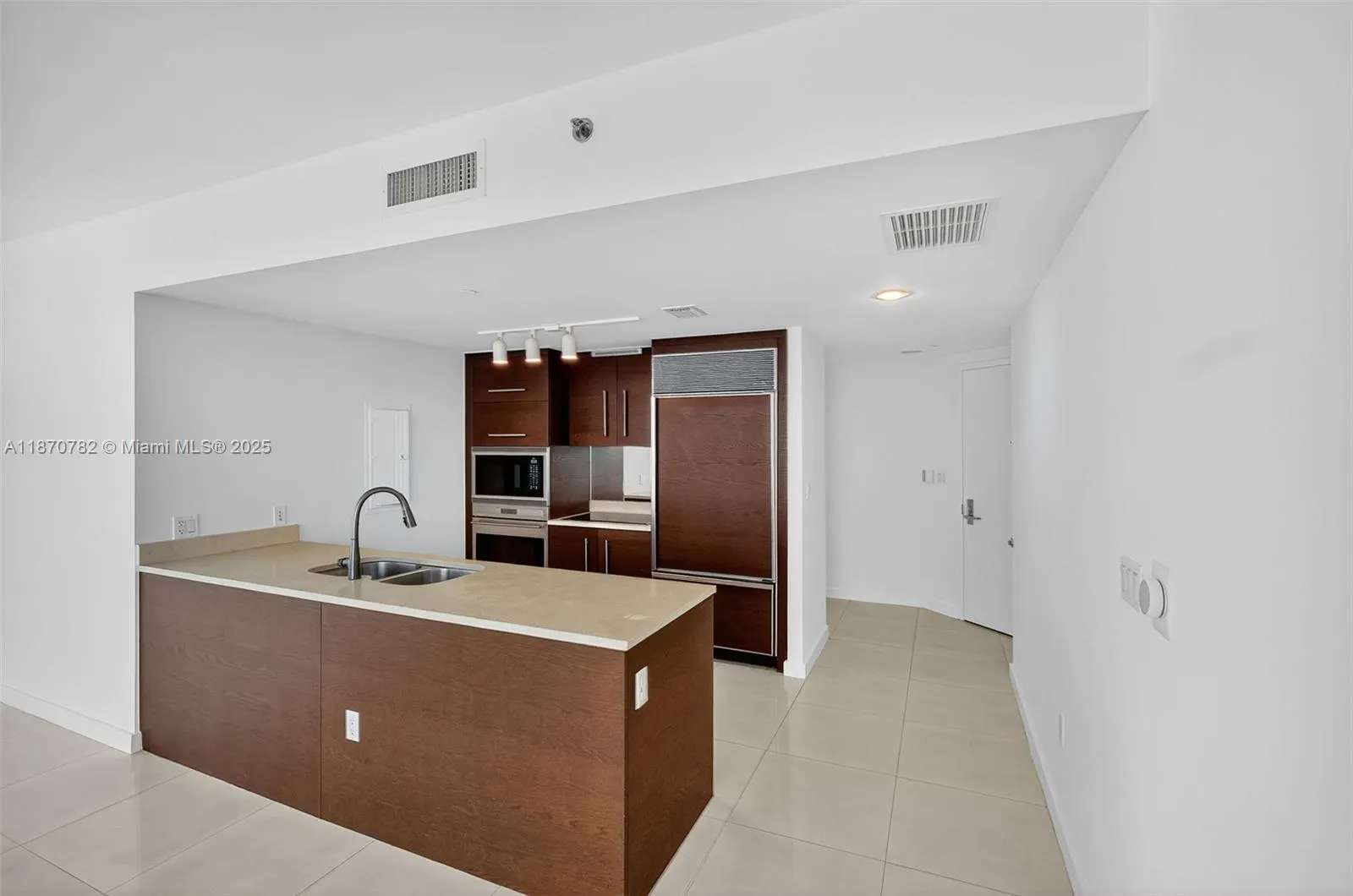 465 Brickell Ave, #2002
