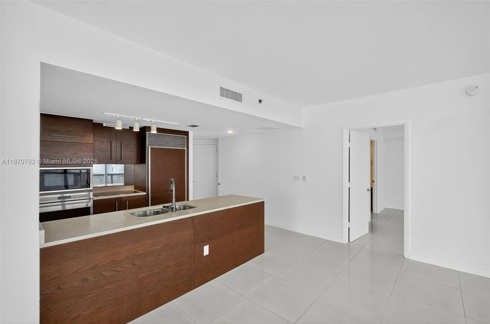 465 Brickell Ave, #2002