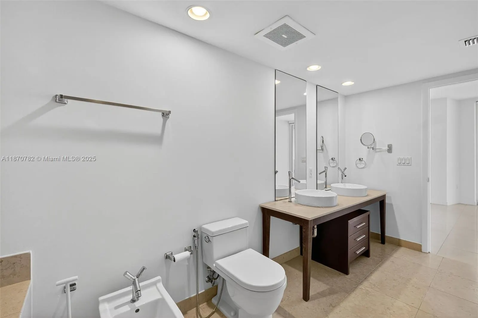 465 Brickell Ave, #2002