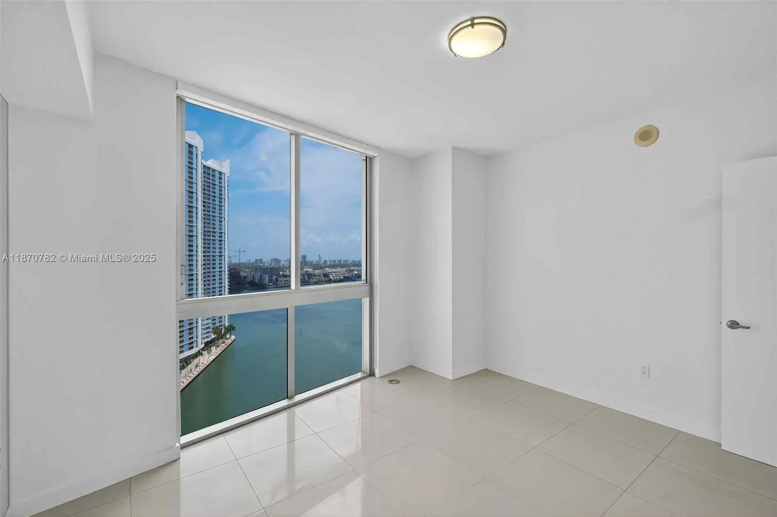 465 Brickell Ave, #2002