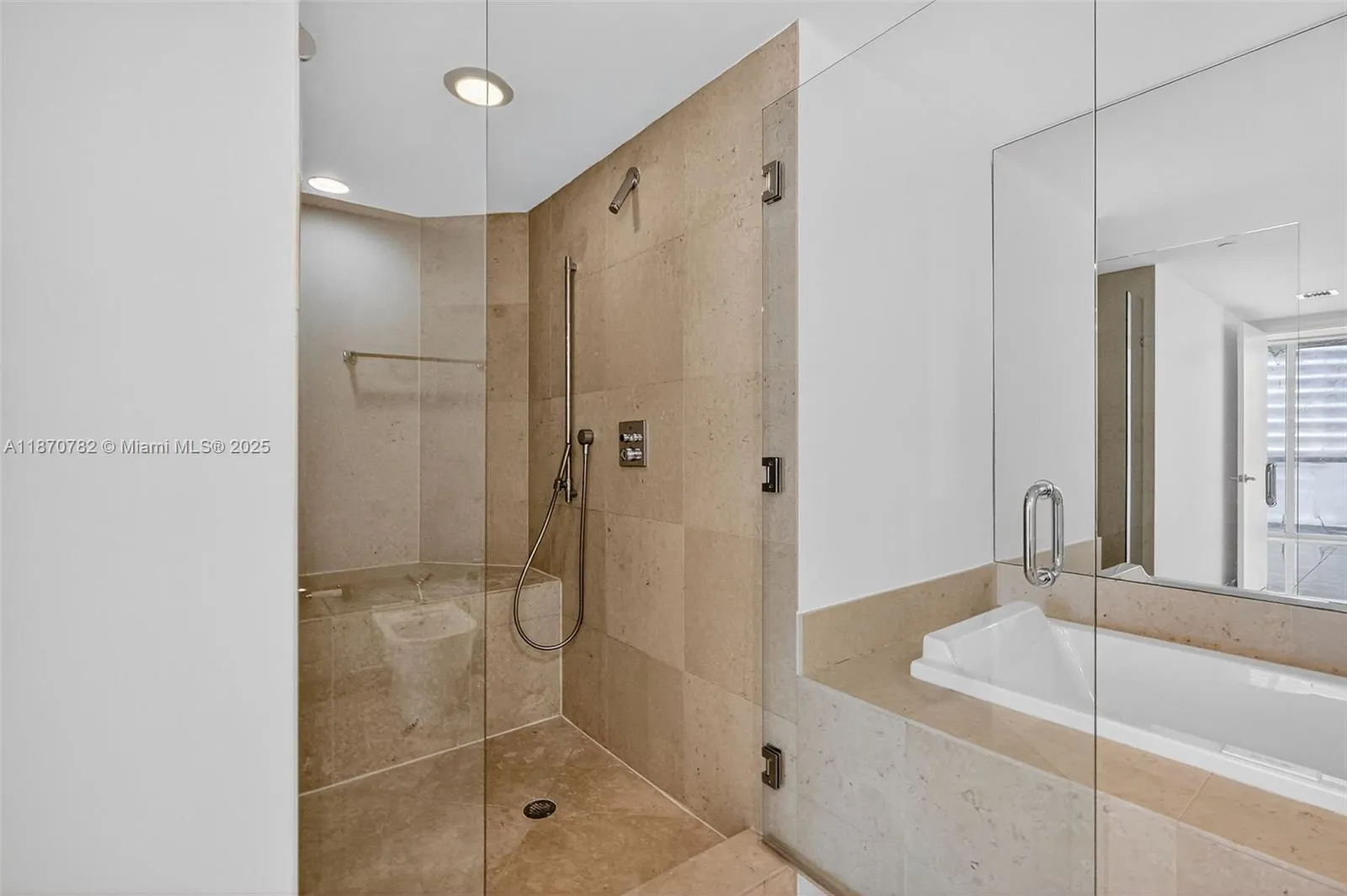 465 Brickell Ave, #2002