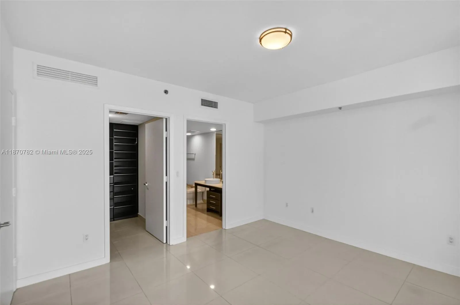 465 Brickell Ave, #2002