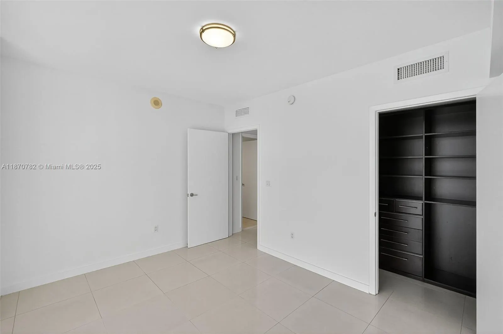 465 Brickell Ave, #2002