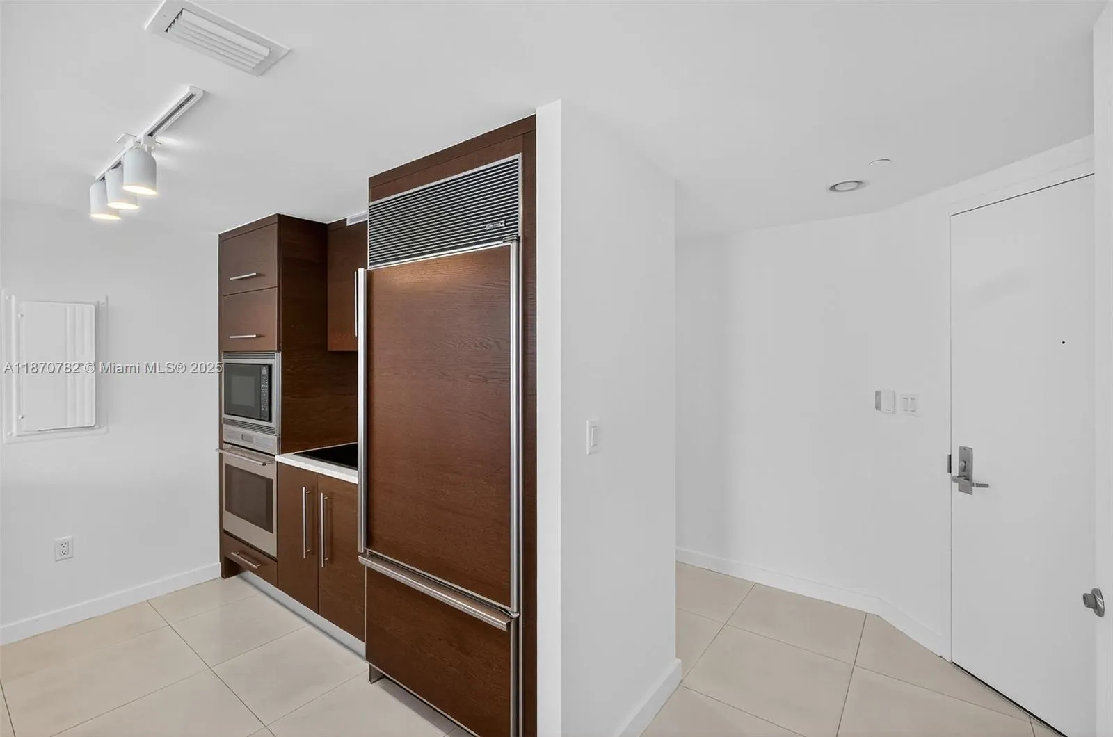 465 Brickell Ave, #2002