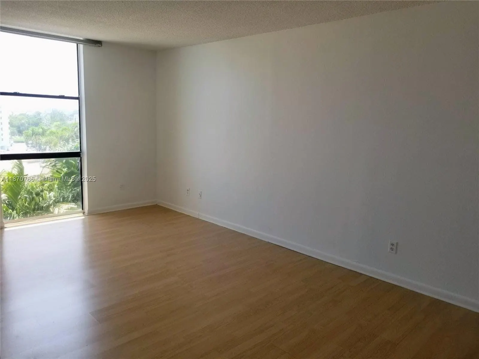 13499 Biscayne Blvd, #612