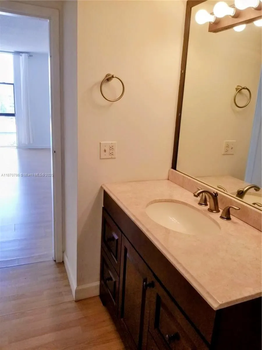 13499 Biscayne Blvd, #612