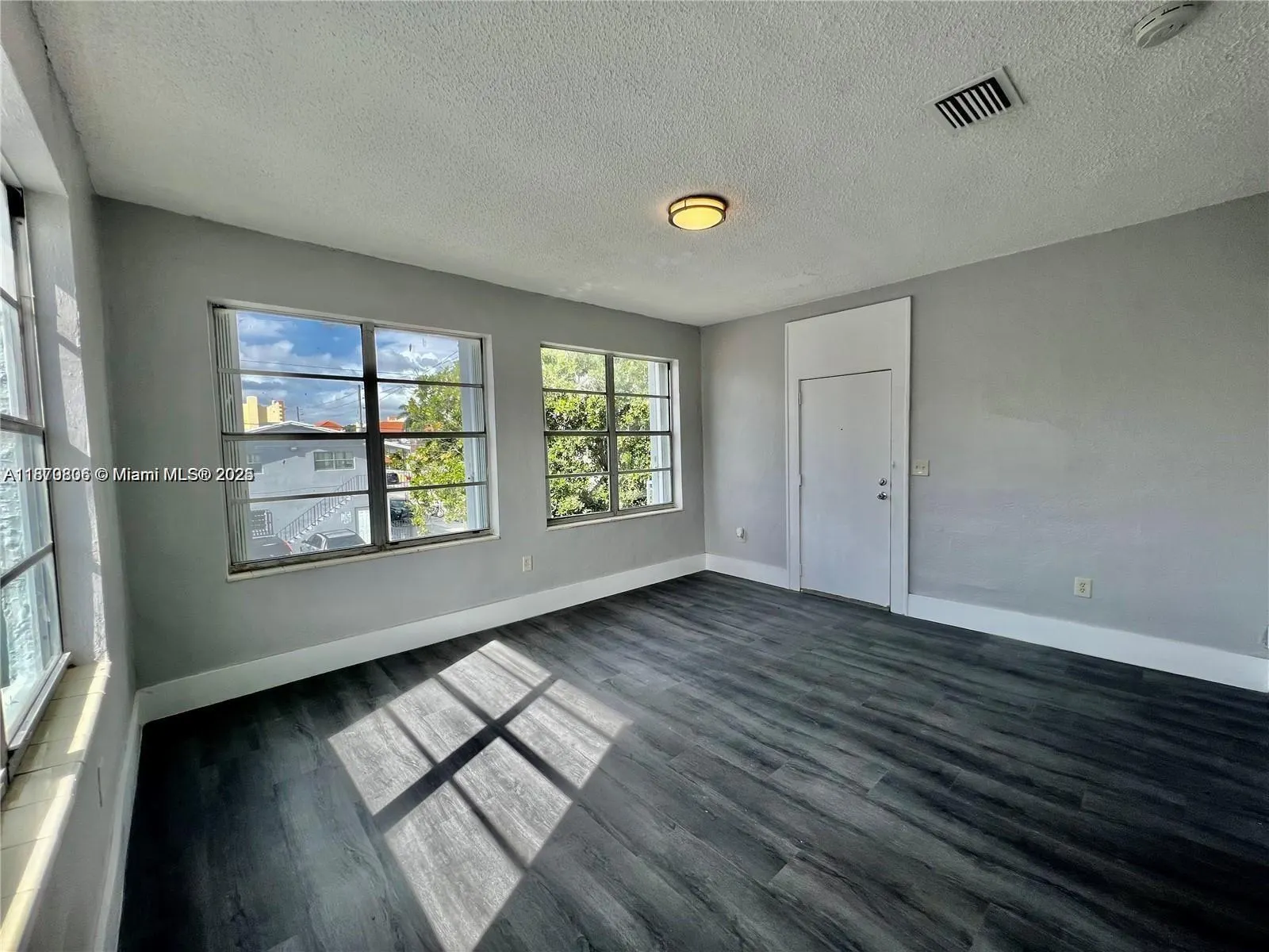 301 SW 10th Ave, #3