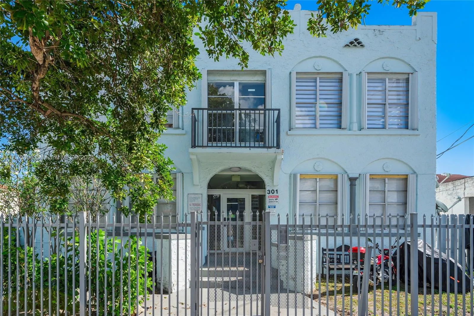 301 SW 10th Ave, #3