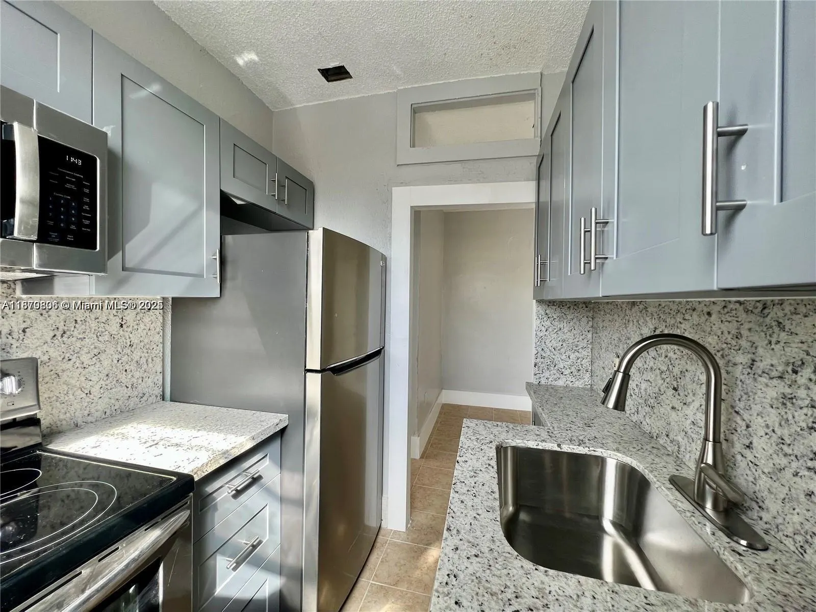 301 SW 10th Ave, #3