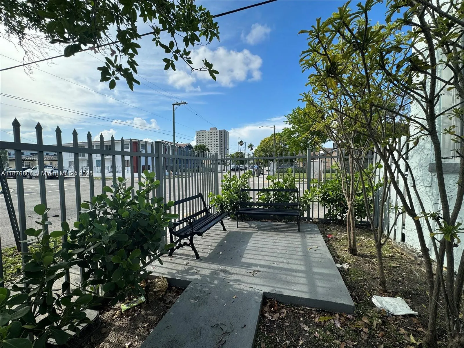 301 SW 10th Ave, #3