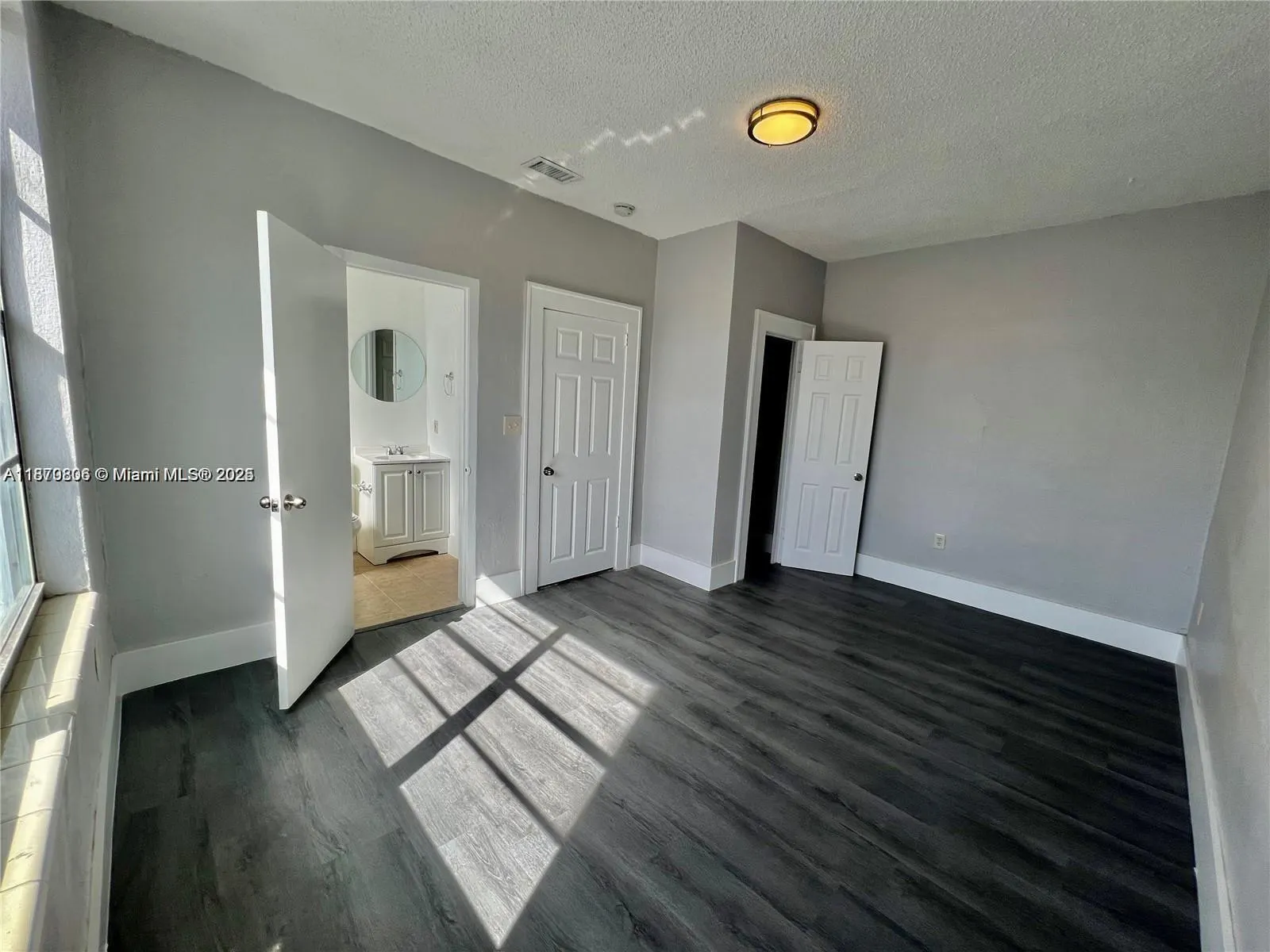 301 SW 10th Ave, #3
