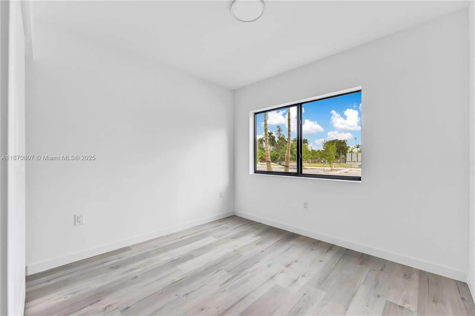 175 NW 160TH ST, #220
