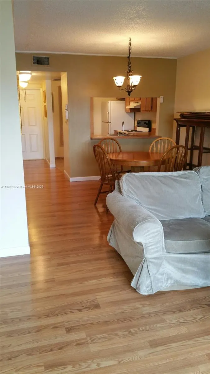 10007 Winding Lake Rd, #102