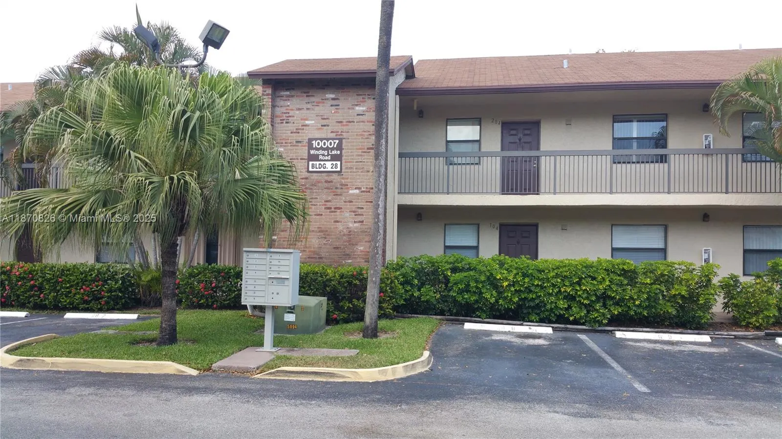 10007 Winding Lake Rd, #102