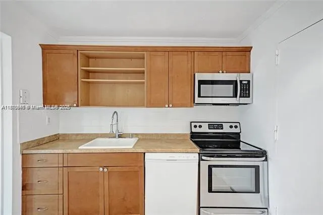 9800 W Bay Harbor Dr, #401