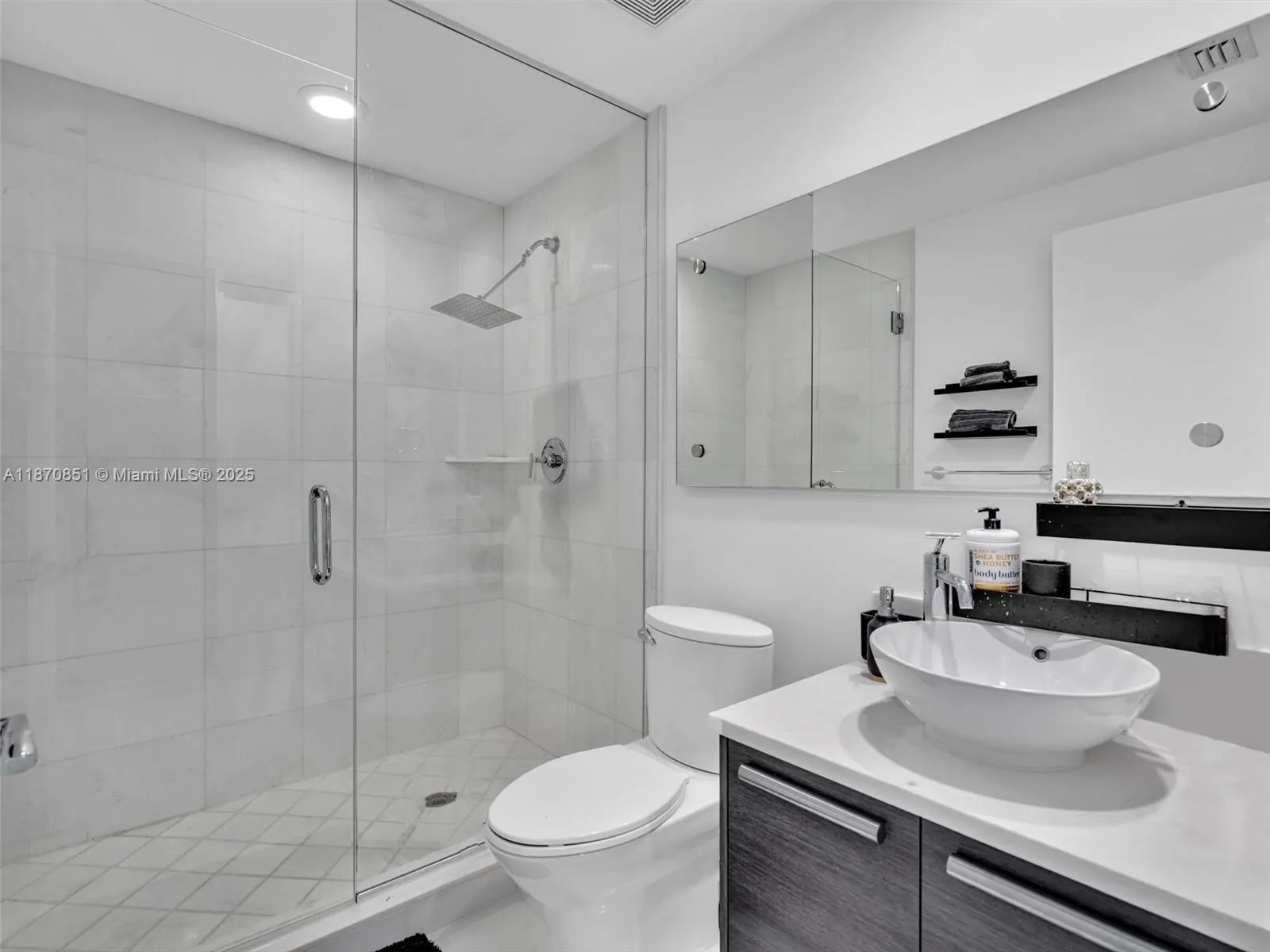 2950 NE 188th St, #312