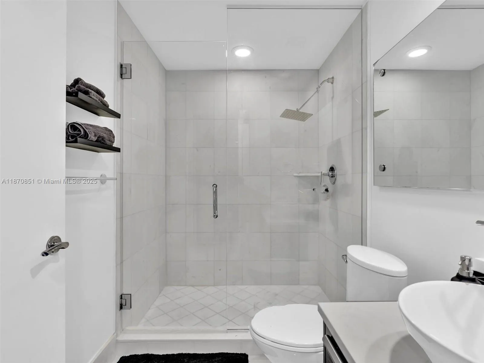 2950 NE 188th St, #312