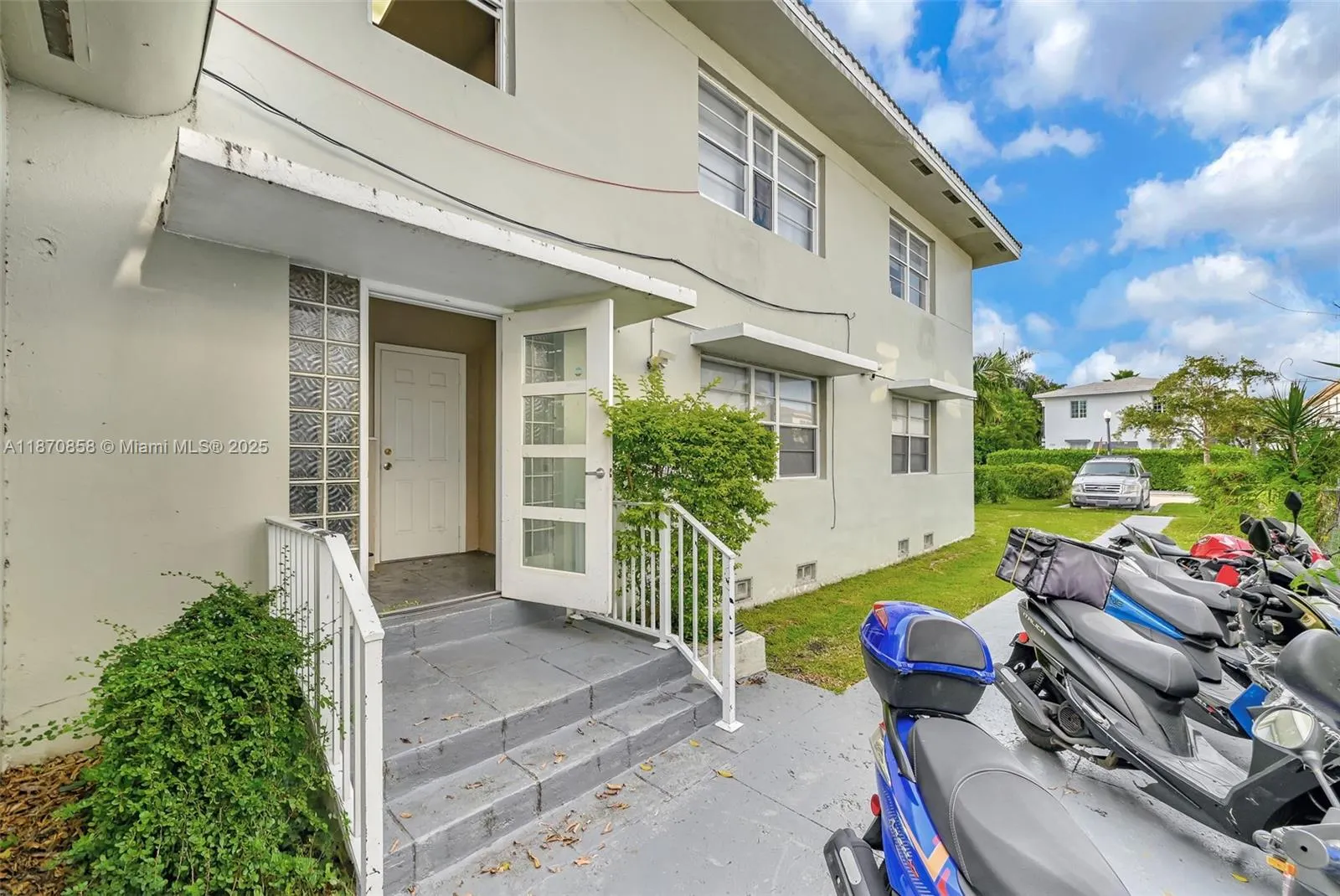 1784 Marseille Dr