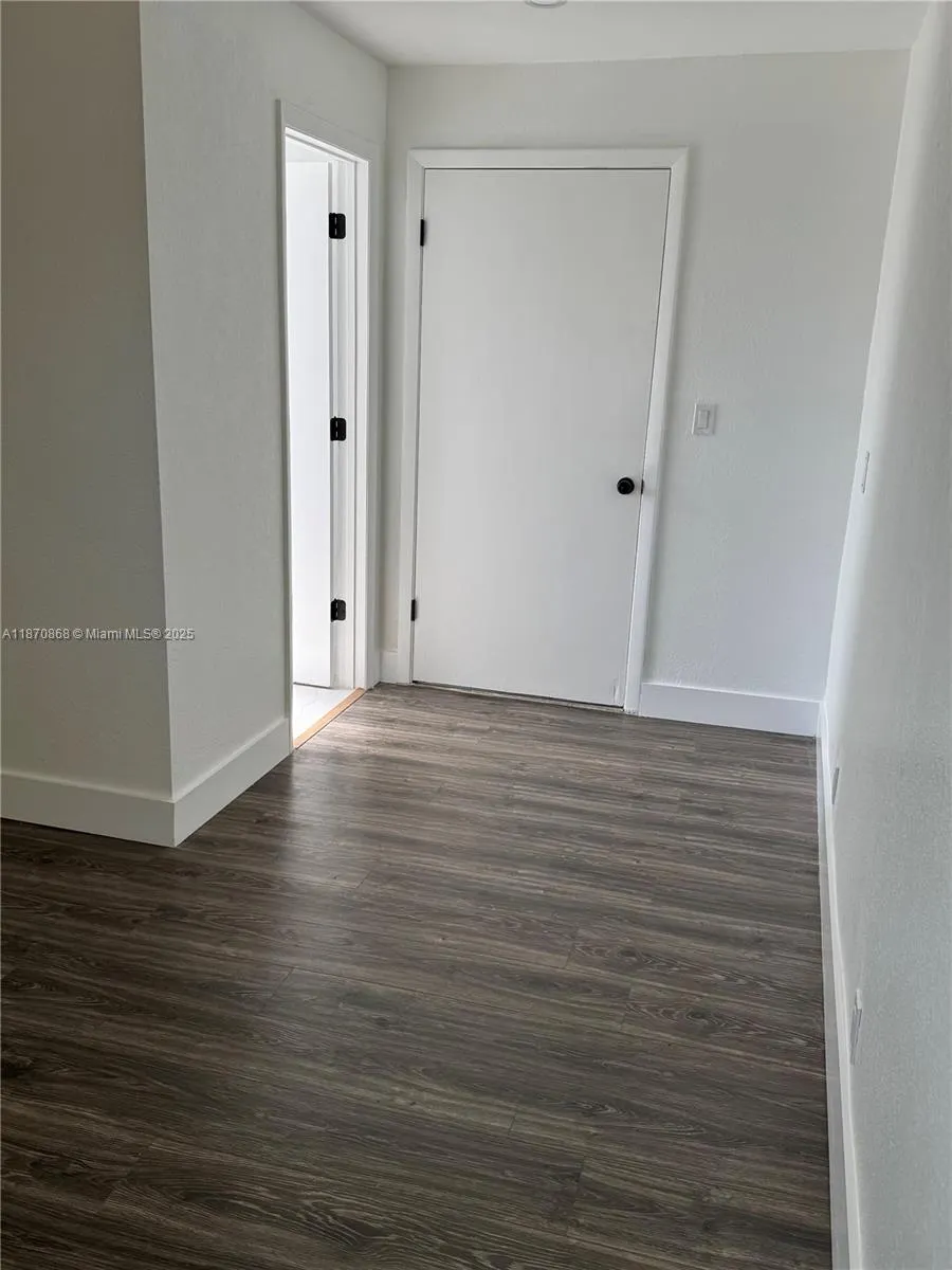 1611 NE 32nd PL