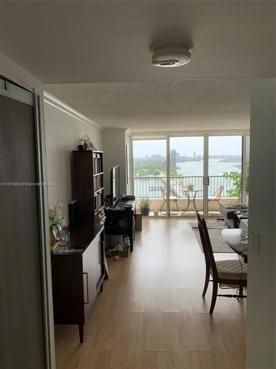 555 NE 15th St, #19B