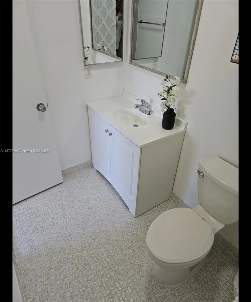 4411 NW 16th St, #F203