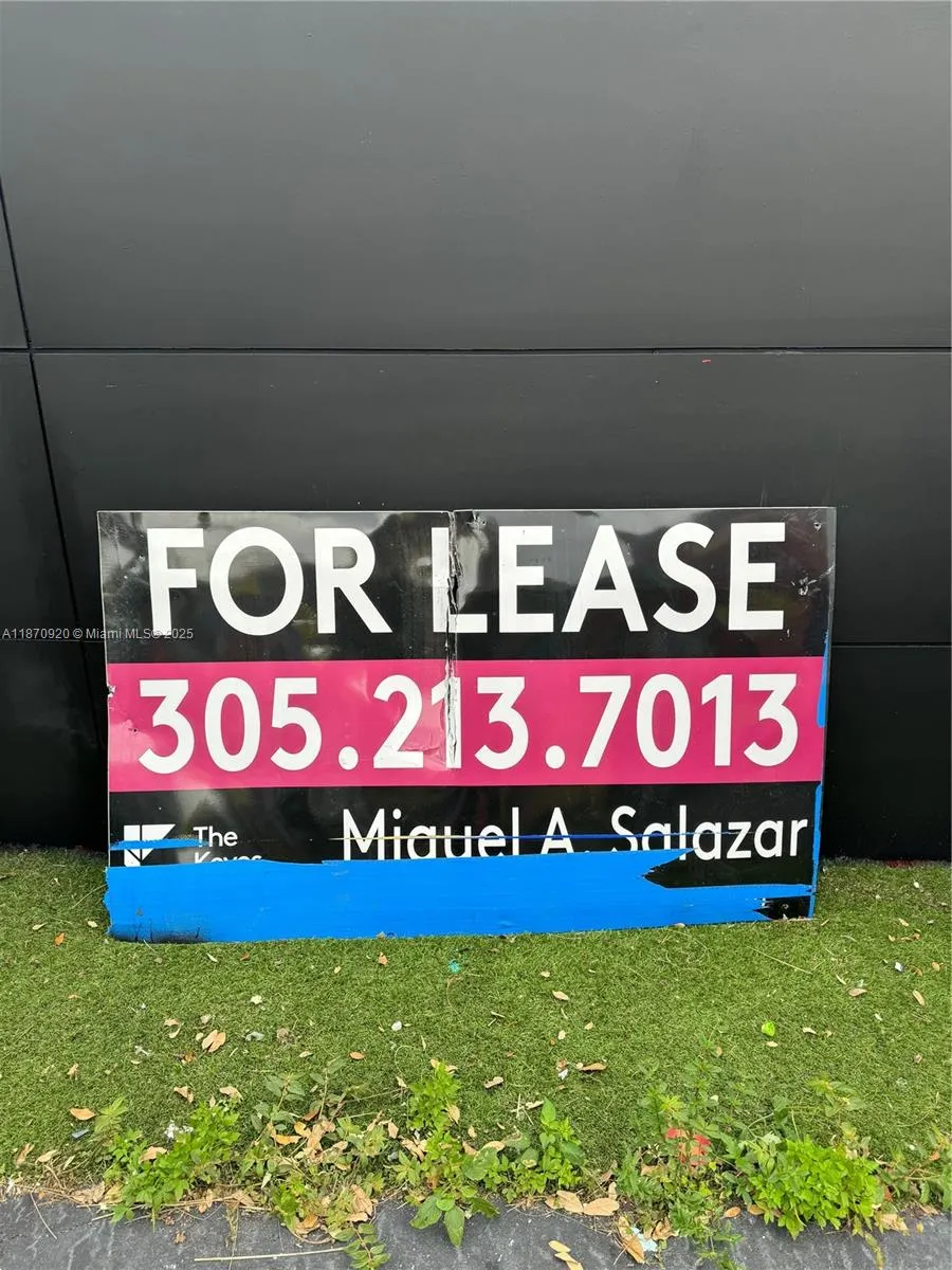 239 NW 26th St