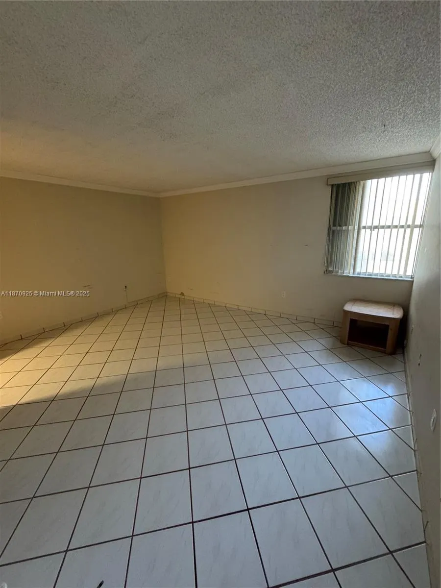 5750 Collins Ave, #3K