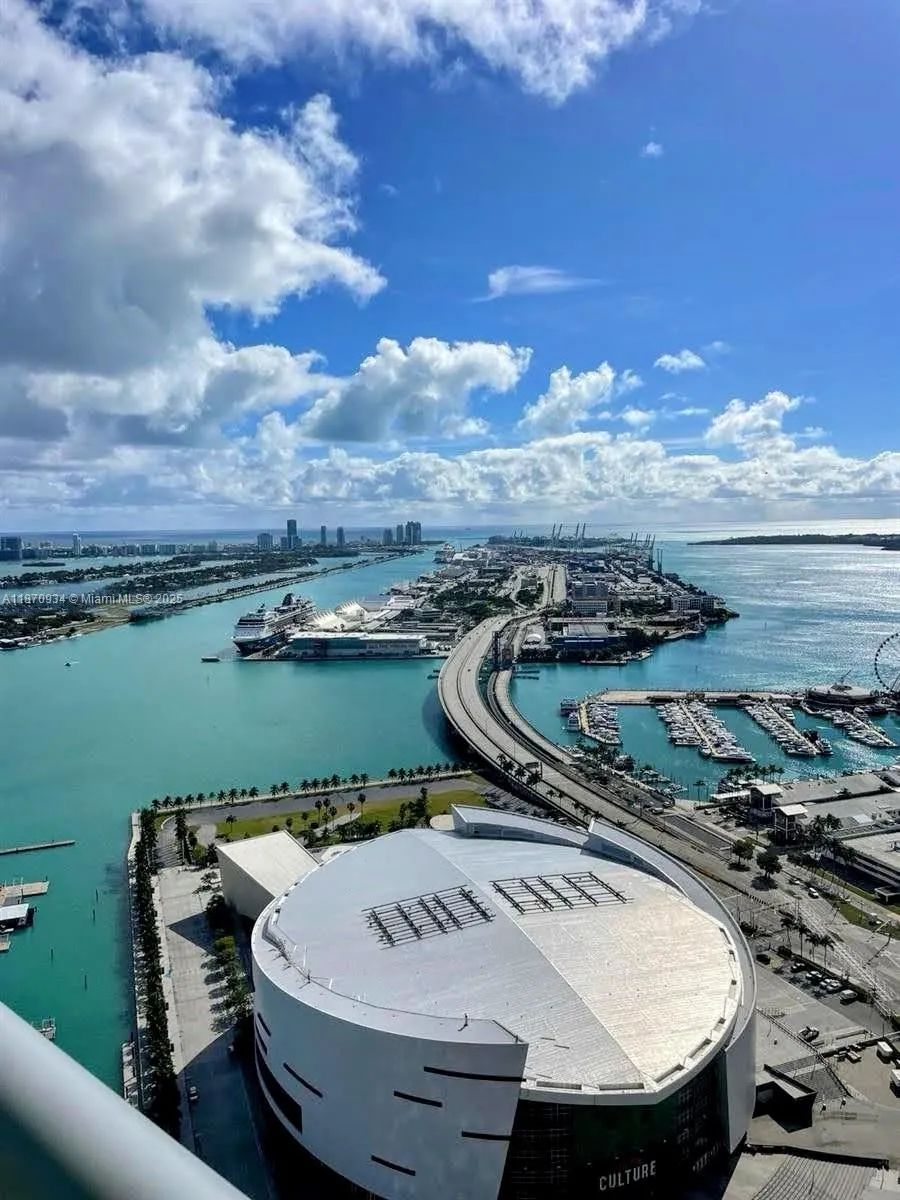 888 Biscayne Blvd, #4902