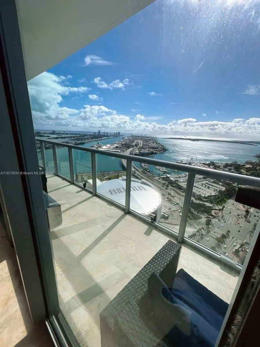 888 Biscayne Blvd, #4902