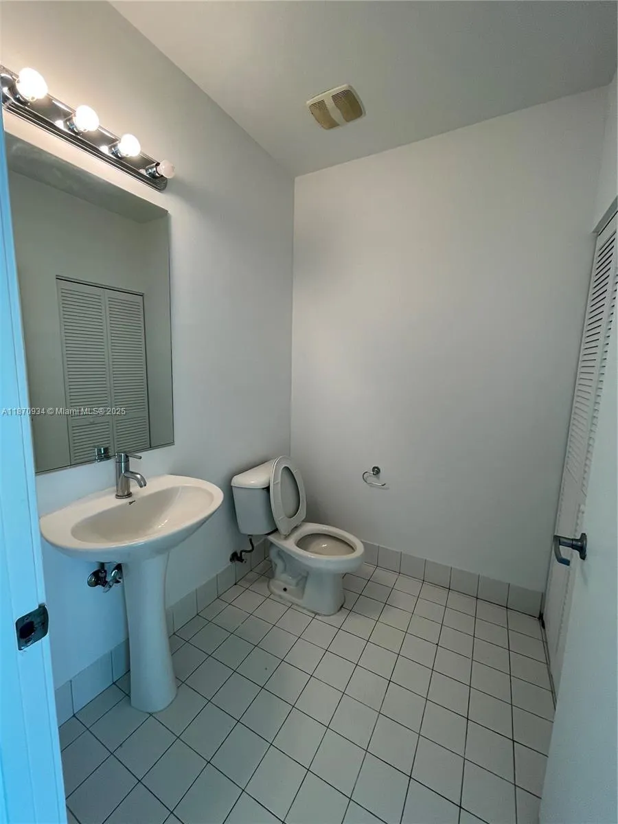 888 Biscayne Blvd, #4902