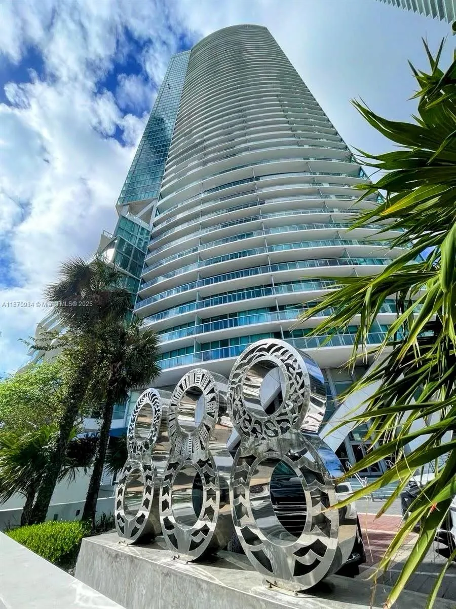888 Biscayne Blvd, #4902