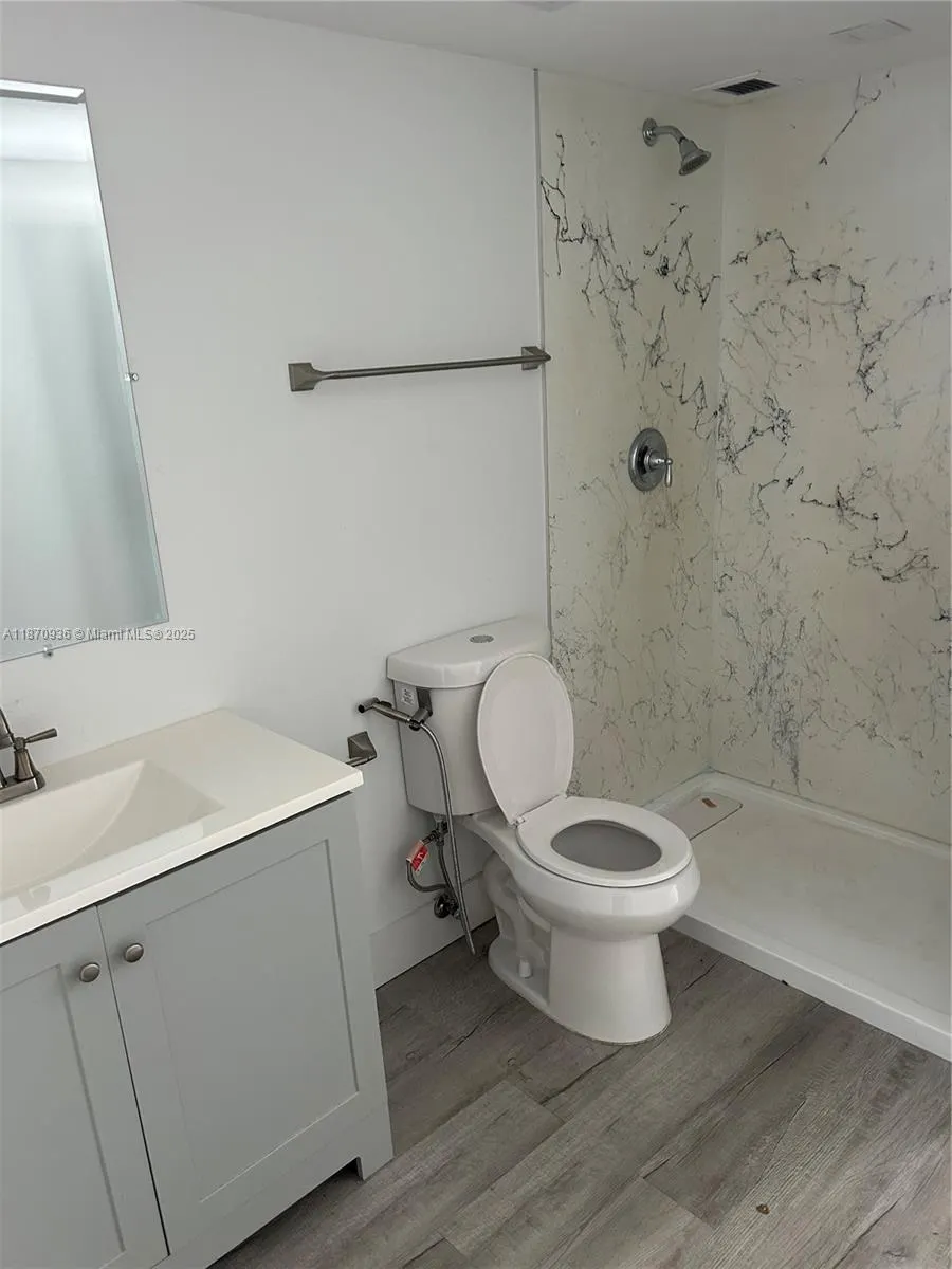 6921 Environ Blvd, #7P