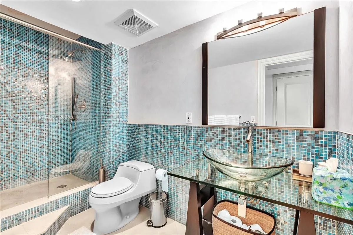 9801 Collins Ave, #4Y
