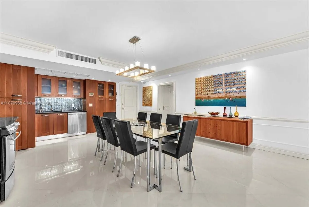 9801 Collins Ave, #4Y
