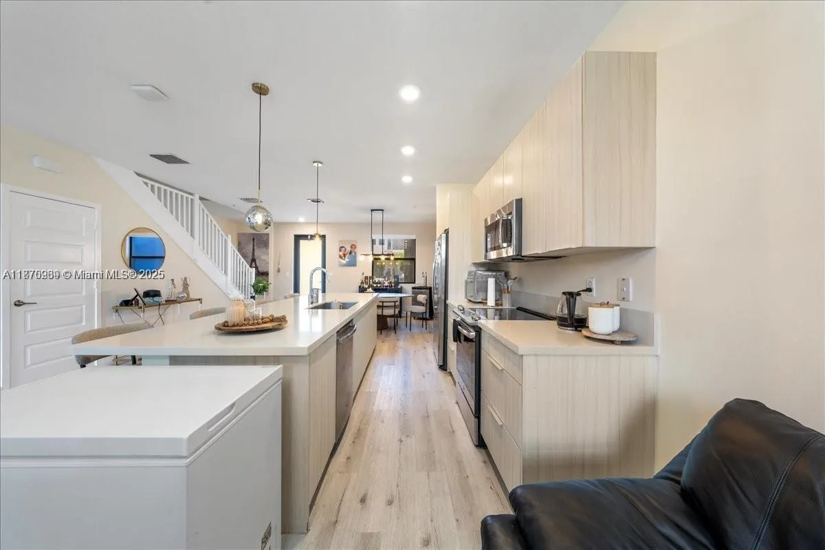 10413 NW 82nd St, #9