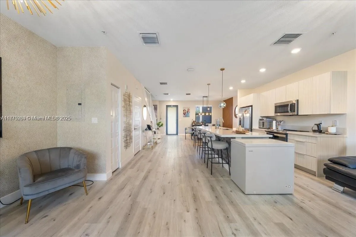 10413 NW 82nd St, #9