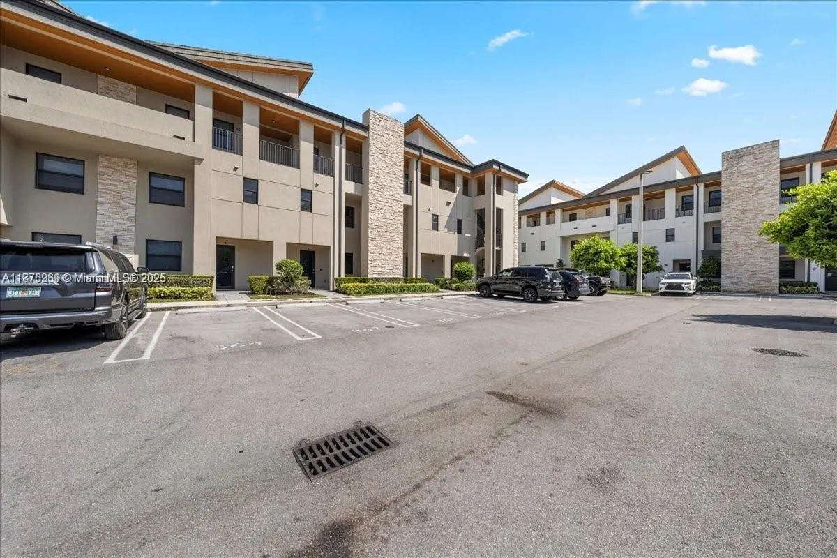 10413 NW 82nd St, #9