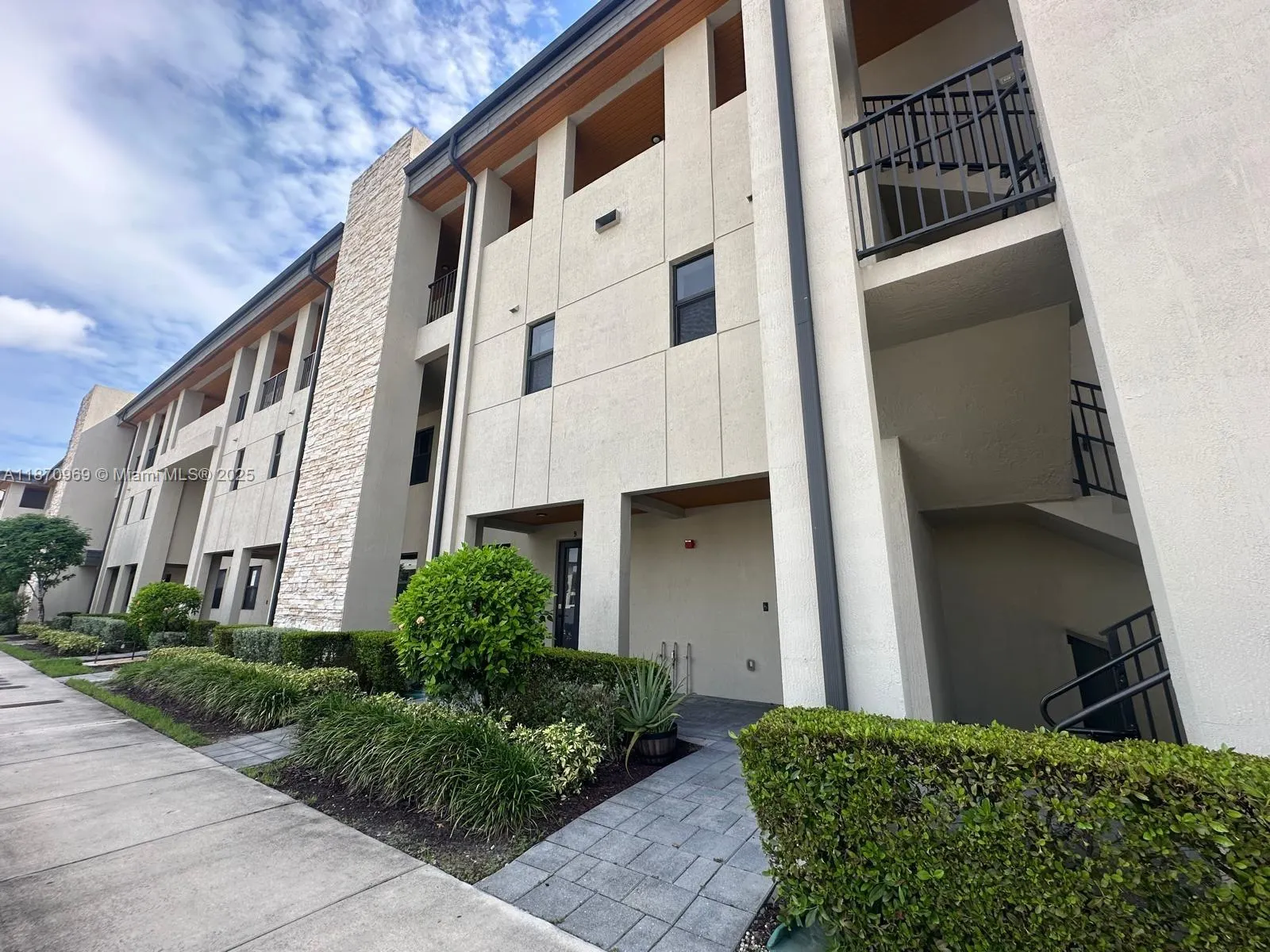 10413 NW 82nd St, #9