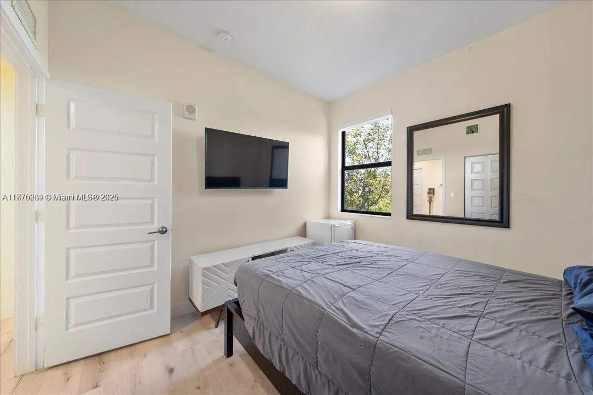 10413 NW 82nd St, #9