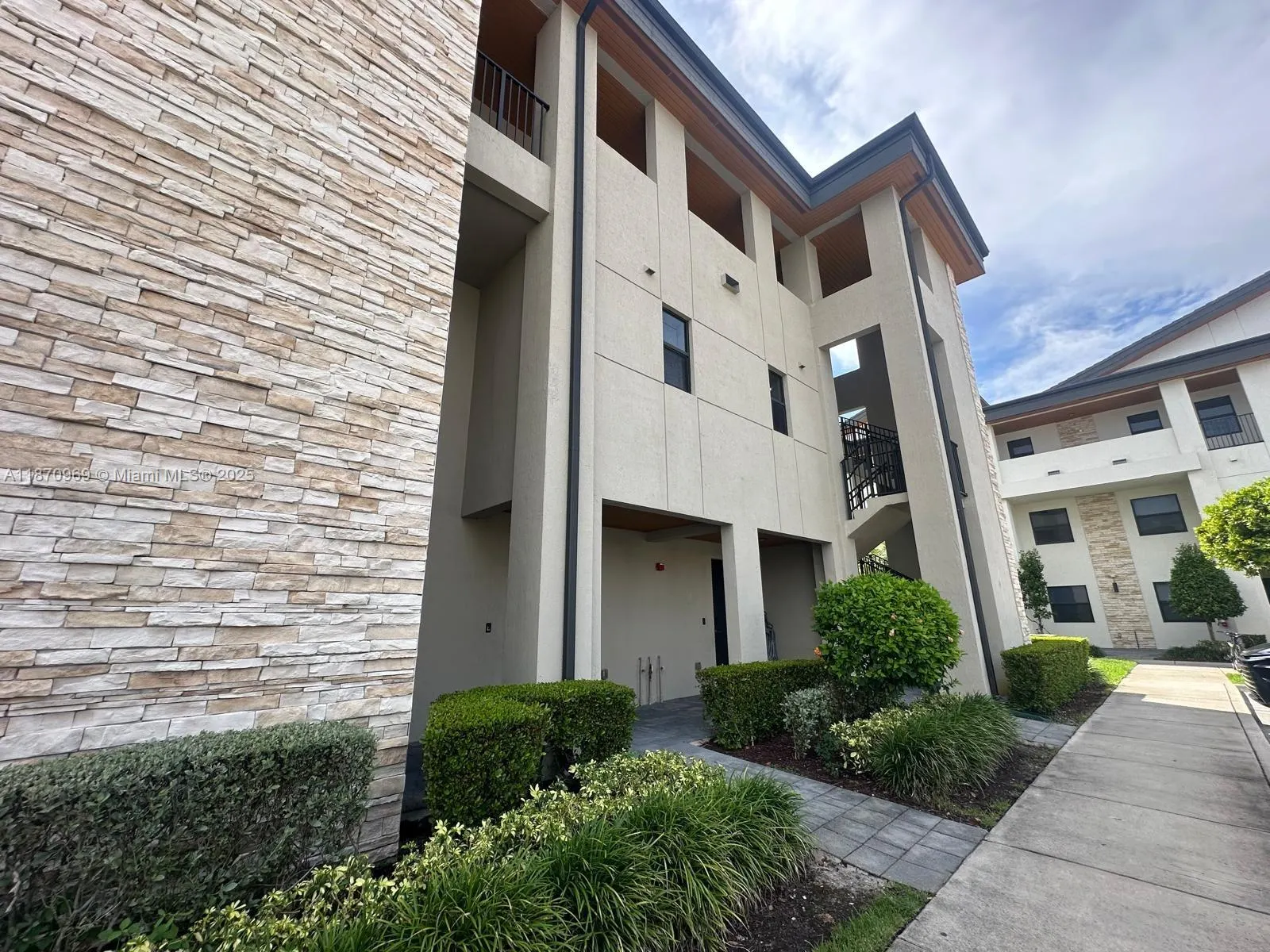 10413 NW 82nd St, #9