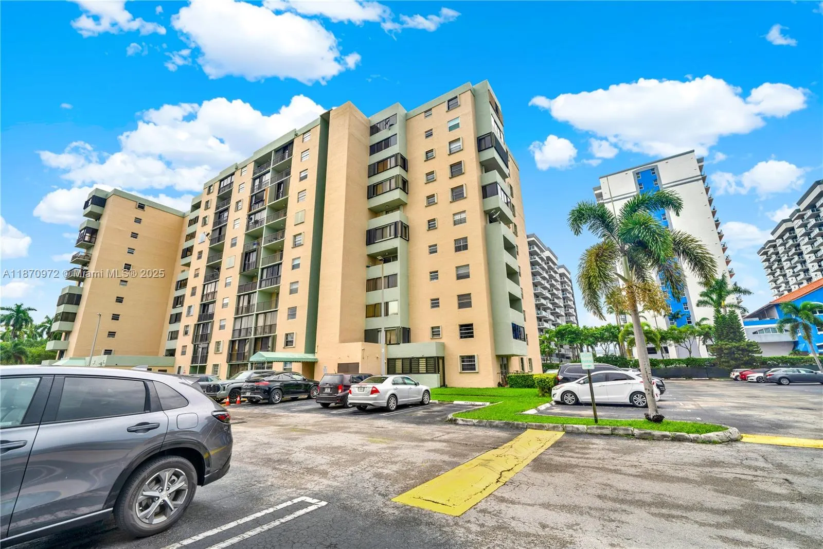 5055 NW 7th St, #806