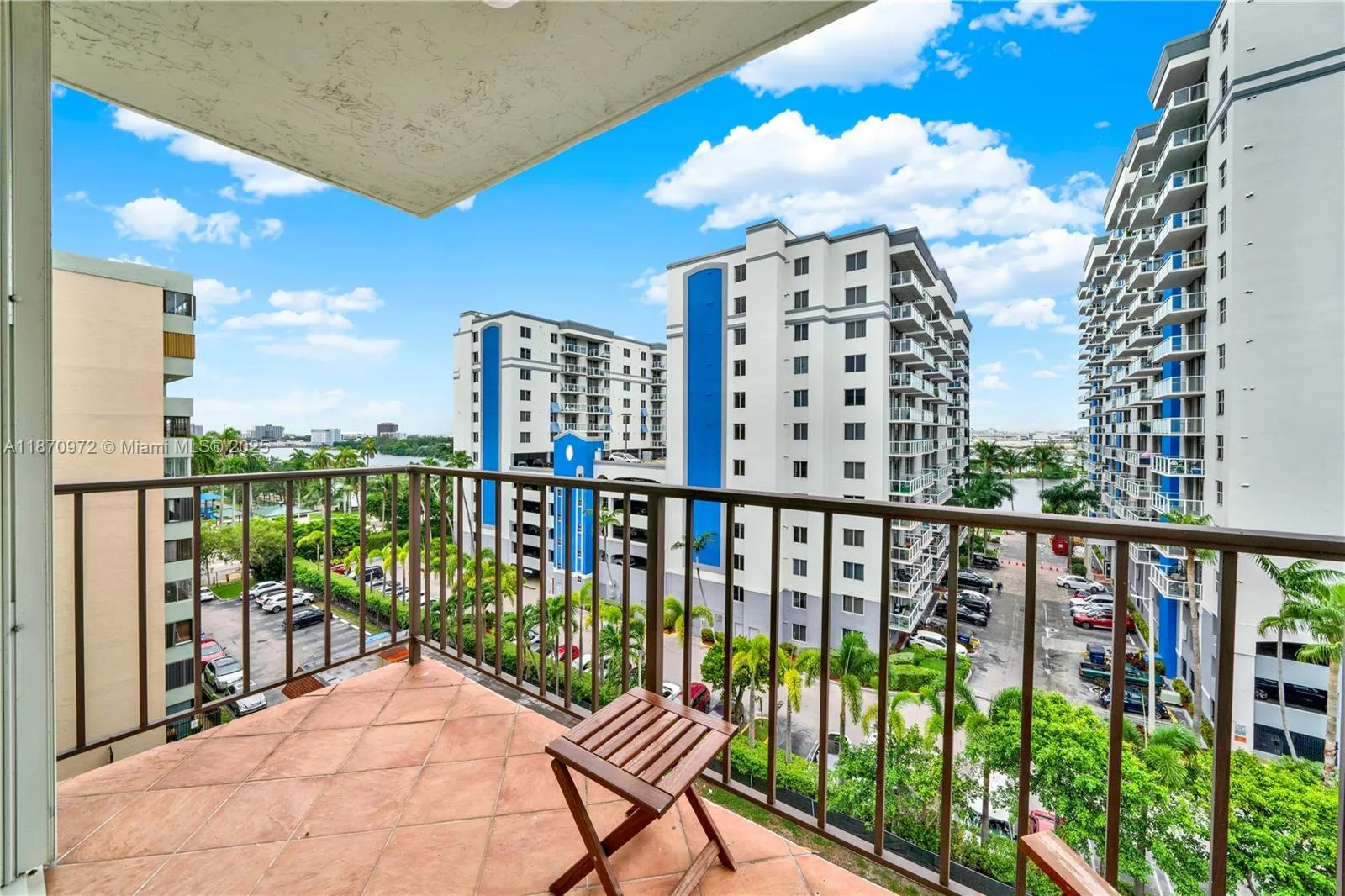 5055 NW 7th St, #806