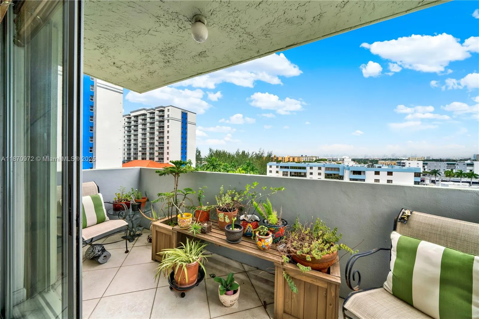 5055 NW 7th St, #806