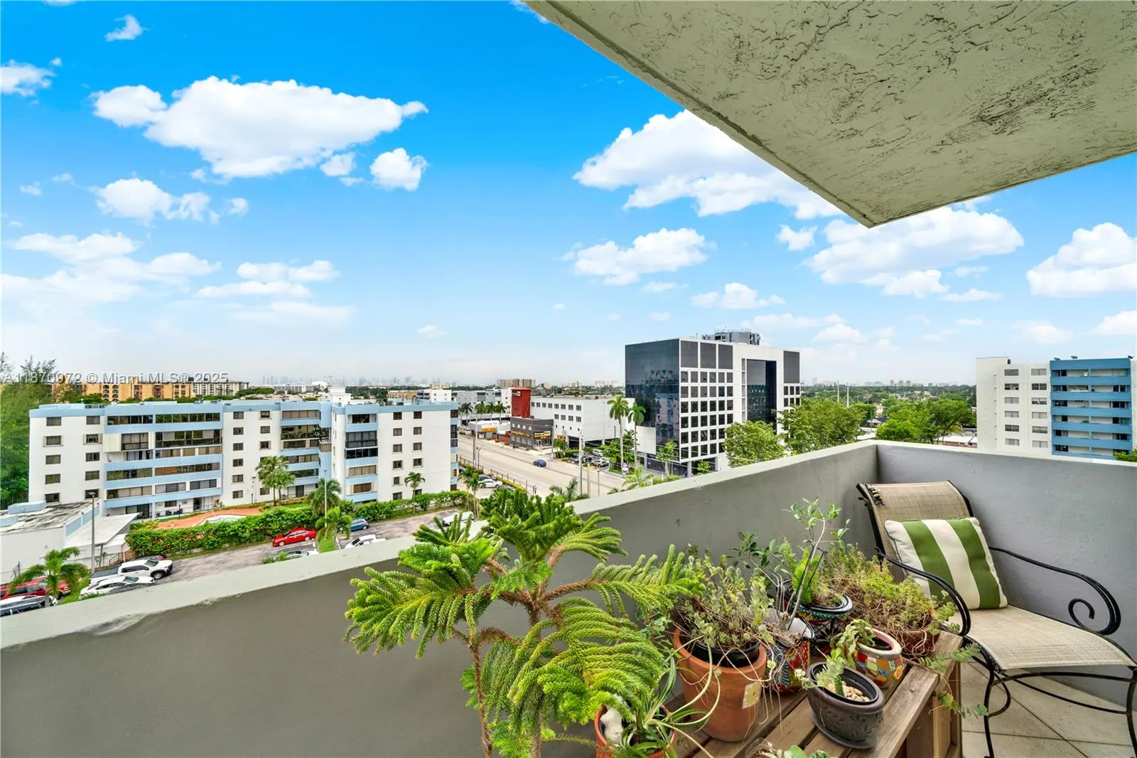 5055 NW 7th St, #806